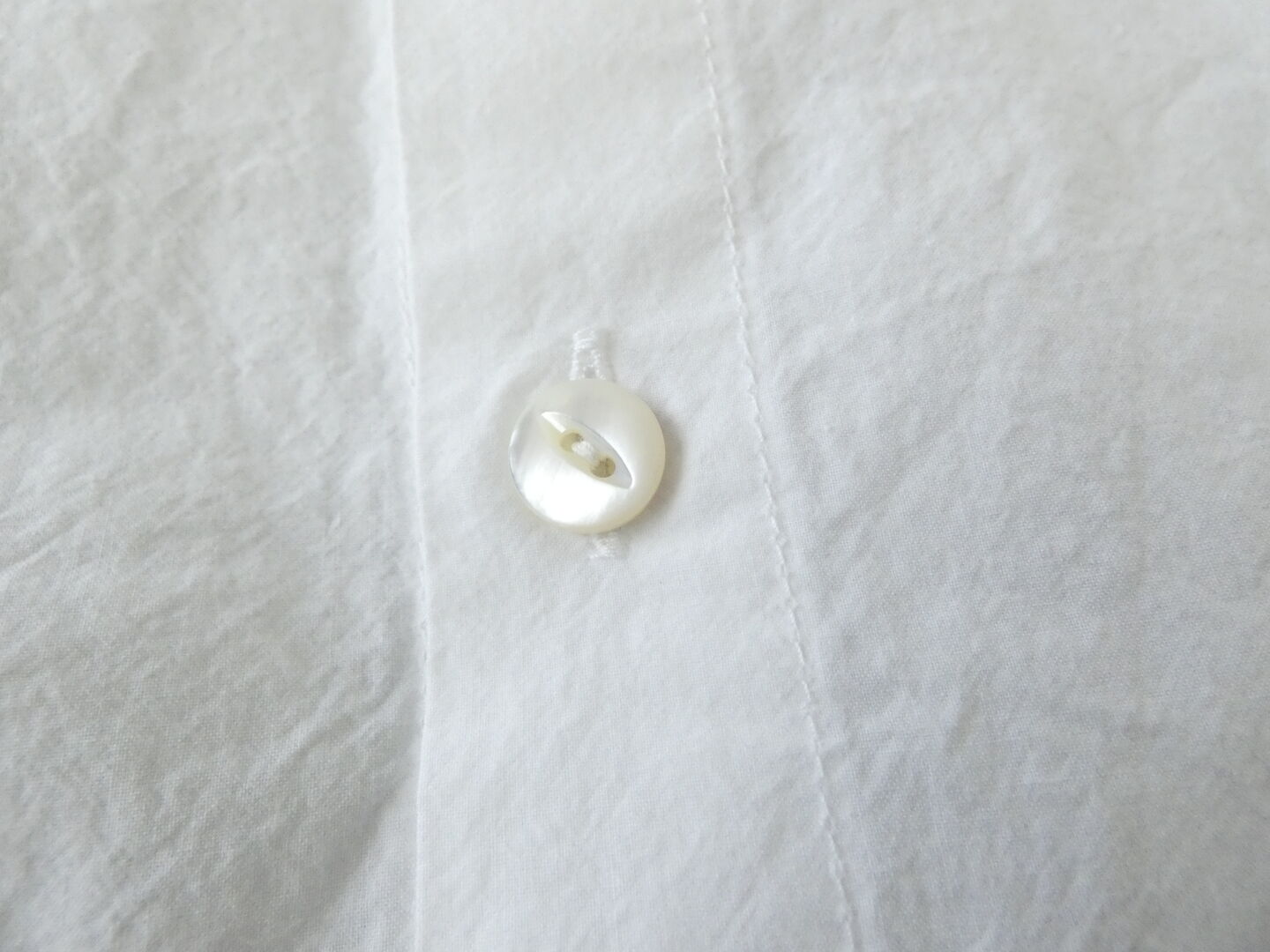 快晴堂(かいせいどう) 初夏の木漏れ日にゆれるシャツ 風をはらむ、長袖シャツの商品画像32