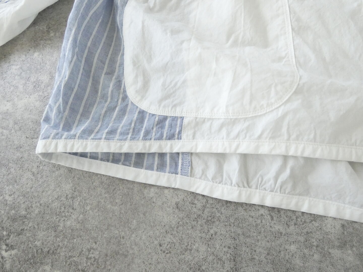 快晴堂(かいせいどう) 初夏の木漏れ日にゆれるシャツ 風をはらむ、長袖シャツの商品画像47