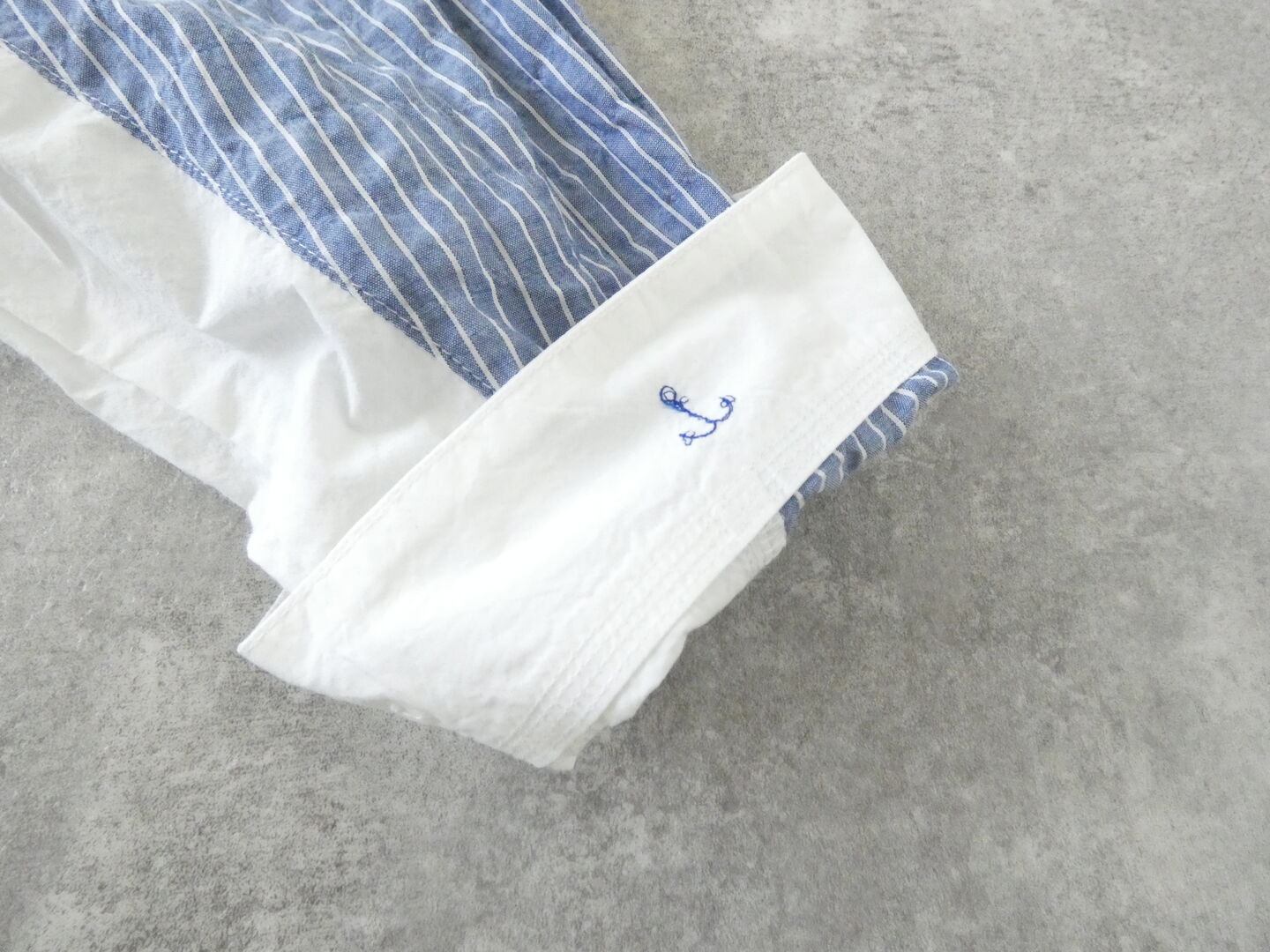 快晴堂(かいせいどう) 初夏の木漏れ日にゆれるシャツ 風をはらむ、長袖シャツの商品画像48