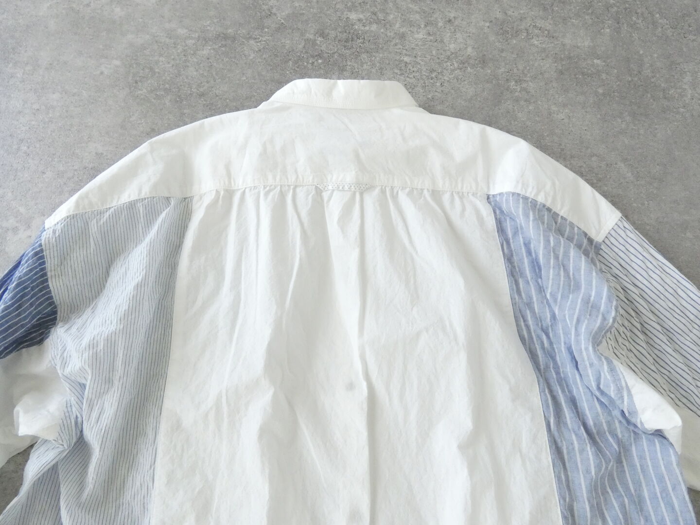 快晴堂(かいせいどう) 初夏の木漏れ日にゆれるシャツ 風をはらむ、長袖シャツの商品画像49