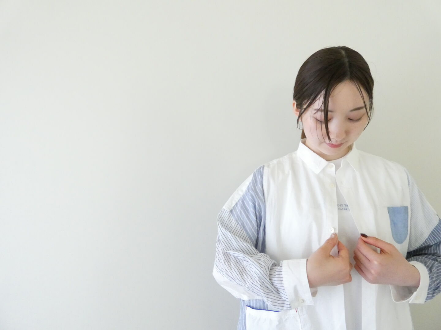 快晴堂(かいせいどう) 初夏の木漏れ日にゆれるシャツ 風をはらむ、長袖シャツの商品画像5