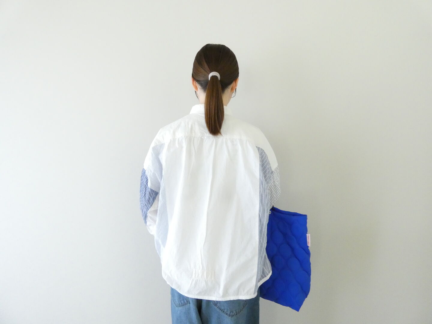 快晴堂(かいせいどう) 初夏の木漏れ日にゆれるシャツ 風をはらむ、長袖シャツの商品画像9