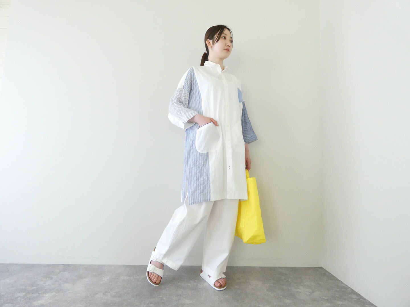 快晴堂(かいせいどう) 初夏の木漏れ日にゆれるシャツ 風をはらむ、7分袖ロングシャツの商品画像1