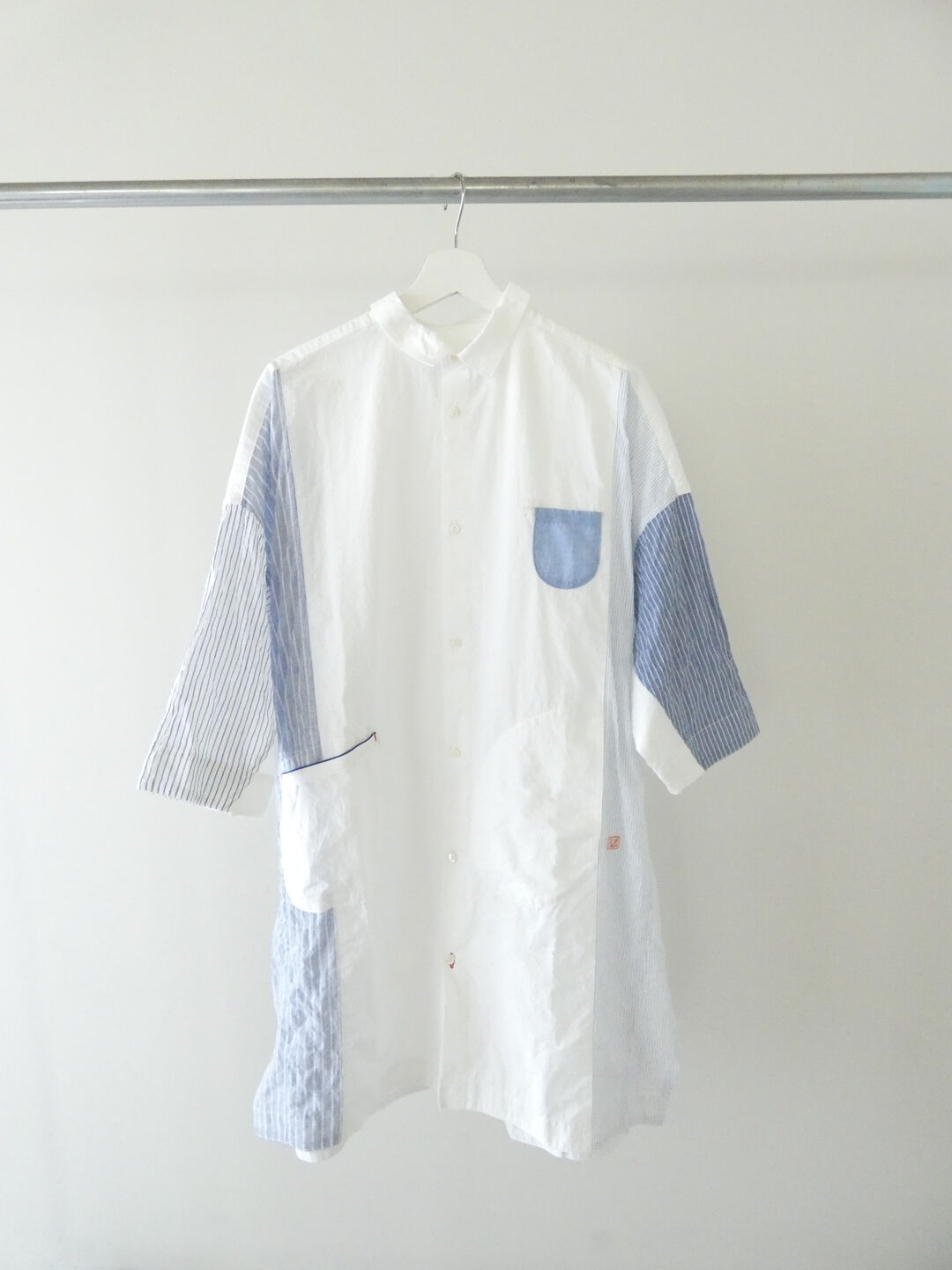 快晴堂(かいせいどう) 初夏の木漏れ日にゆれるシャツ 風をはらむ、7分袖ロングシャツの商品画像10