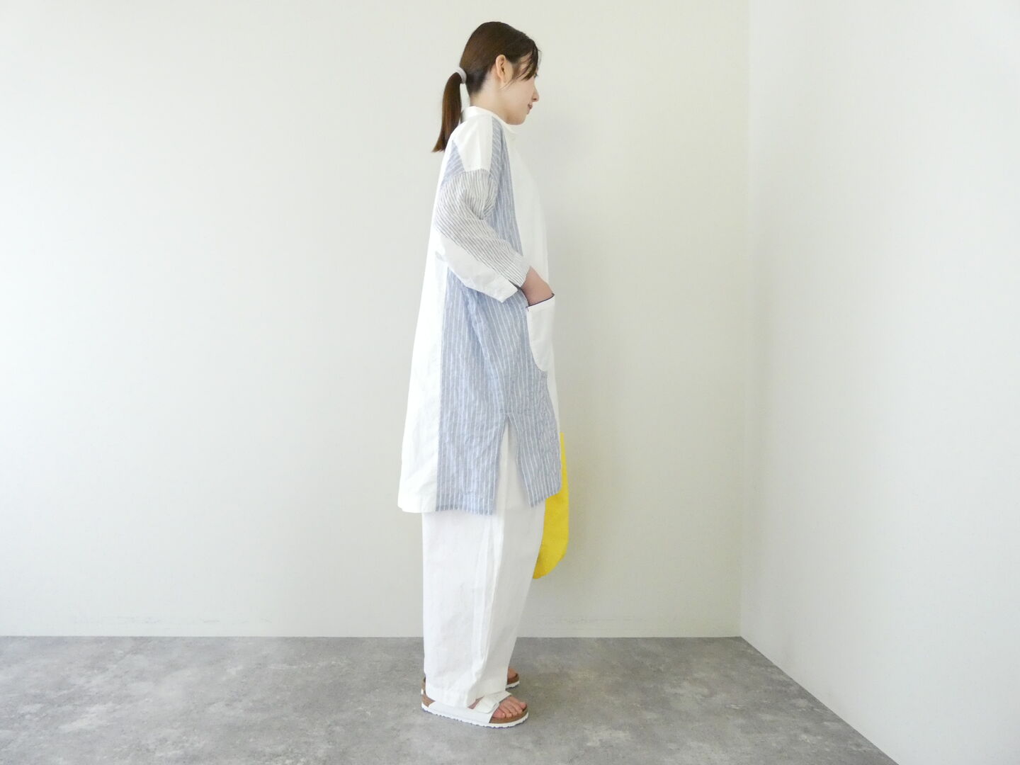 快晴堂(かいせいどう) 初夏の木漏れ日にゆれるシャツ 風をはらむ、7分袖ロングシャツの商品画像8