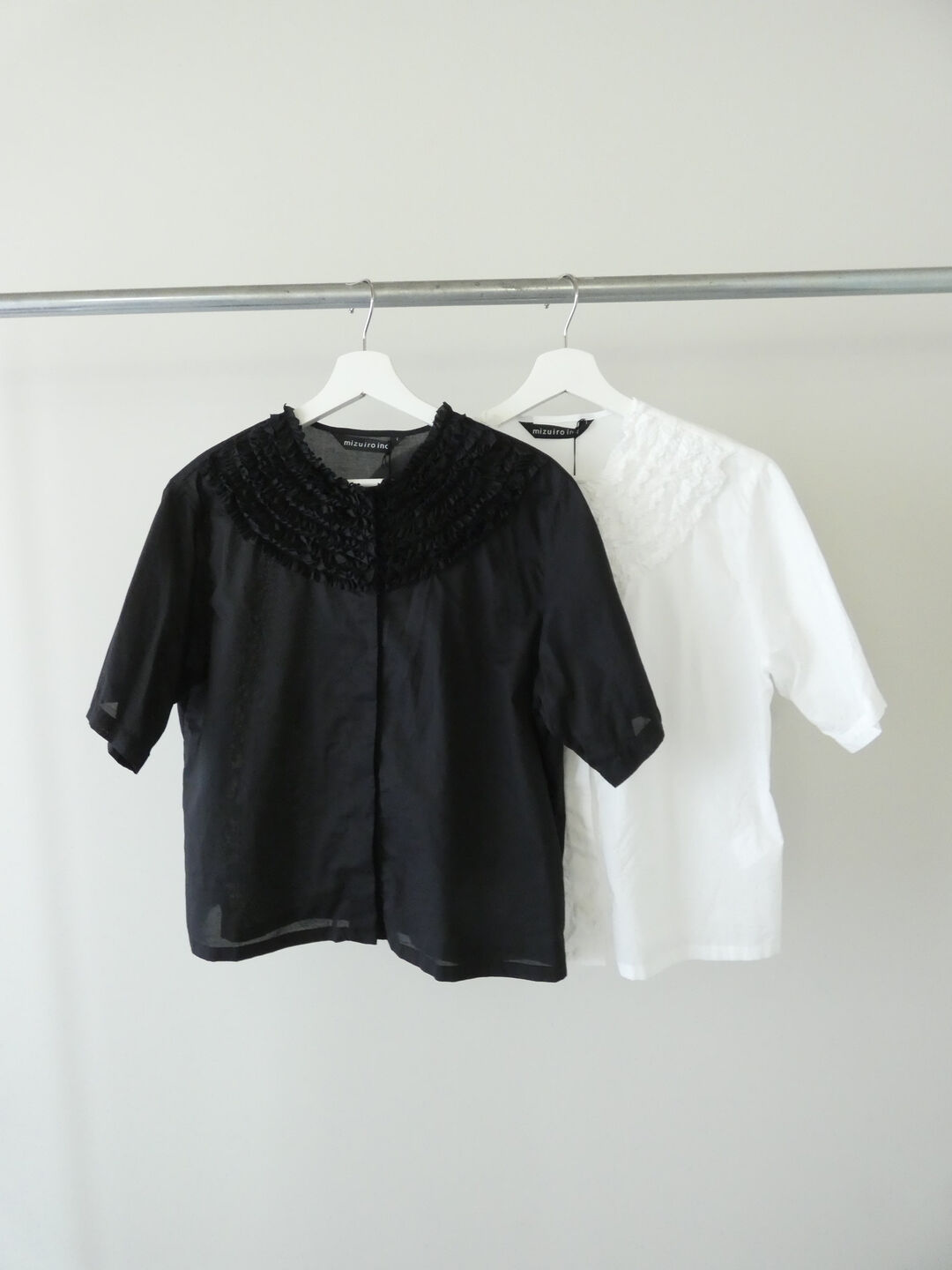 mizuiro ind(ミズイロインド) フリルデザインネックシャツの商品画像12