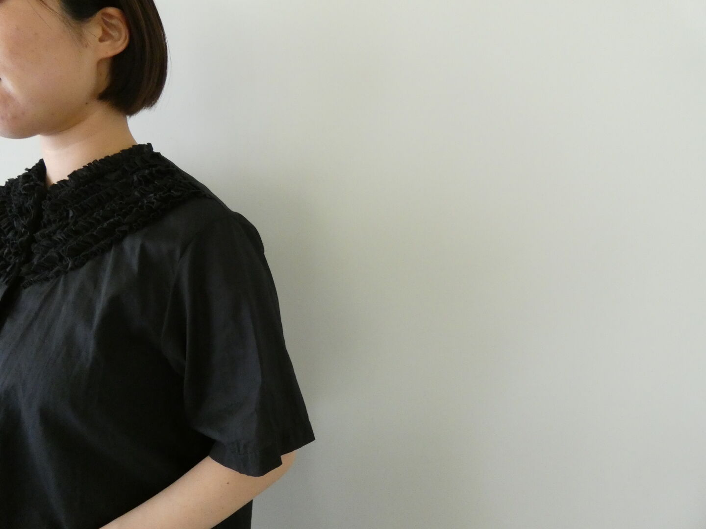 mizuiro ind(ミズイロインド) フリルデザインネックシャツの商品画像5