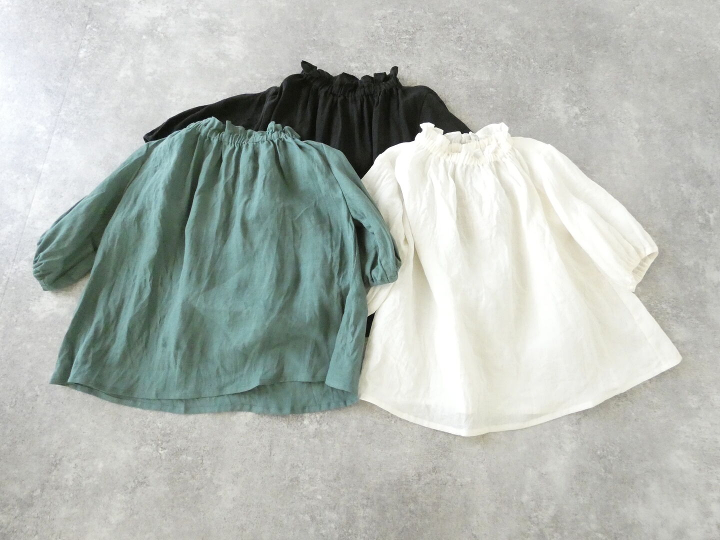 SSC 60リネンゴム通し衿ギャザーフレア6分袖ブラウスの商品画像3