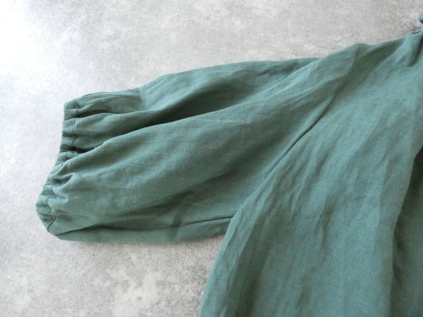 SSC 60リネンゴム通し衿ギャザーフレア6分袖ブラウスの商品画像45