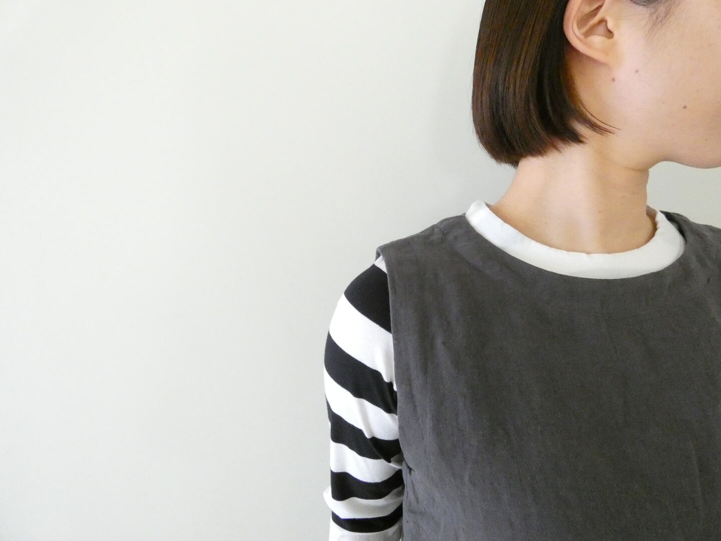 tumugu(ツムグ) リネンキャンバスアシンメトリーベストの商品画像4