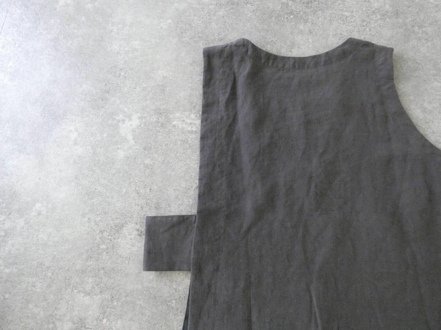 tumugu(ツムグ) リネンキャンバスアシンメトリーベストの商品画像48