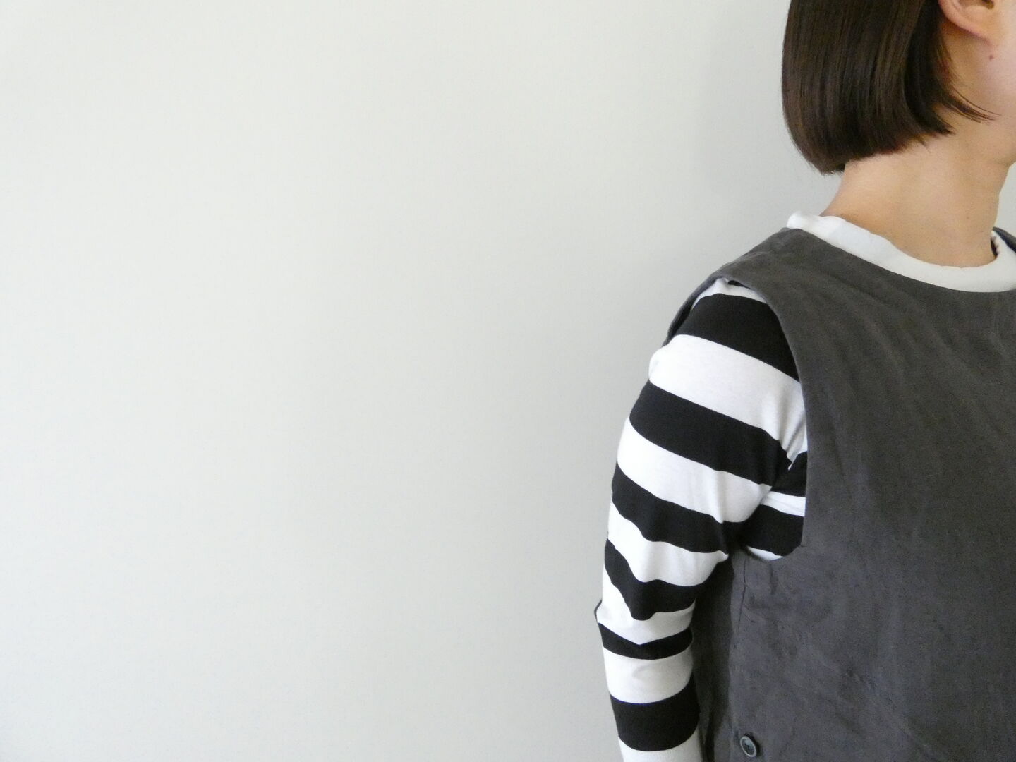 tumugu(ツムグ) リネンキャンバスアシンメトリーベストの商品画像7