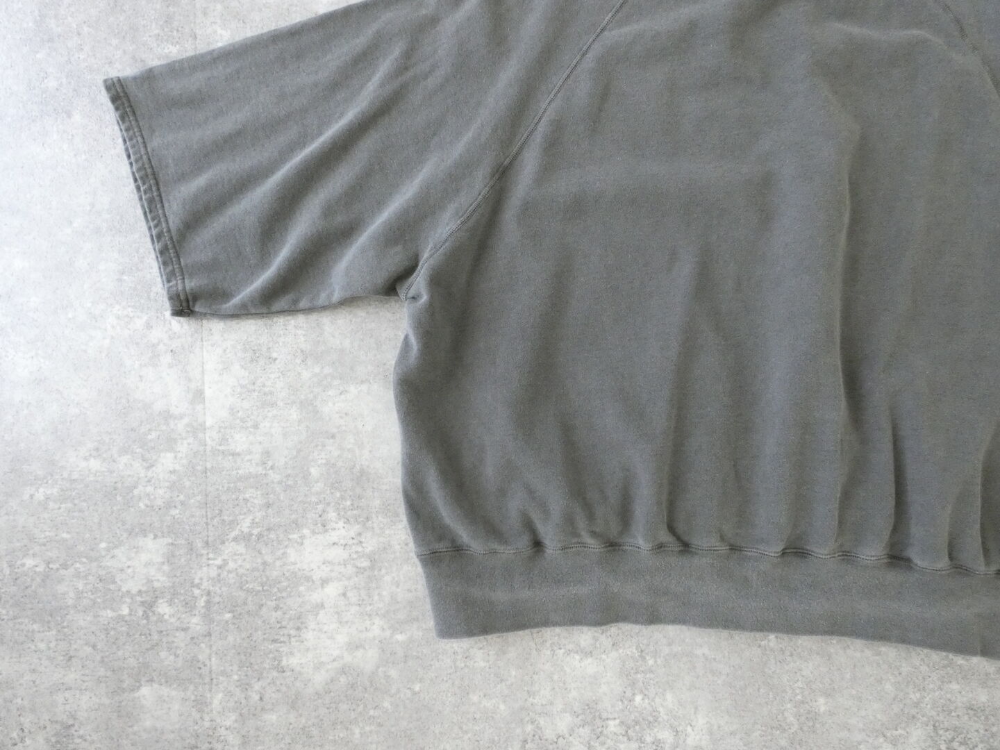 Veritecoeur(ヴェリテクール) Pigment dyeing ピグメントダイミニ裏毛プルオーバーの商品画像24