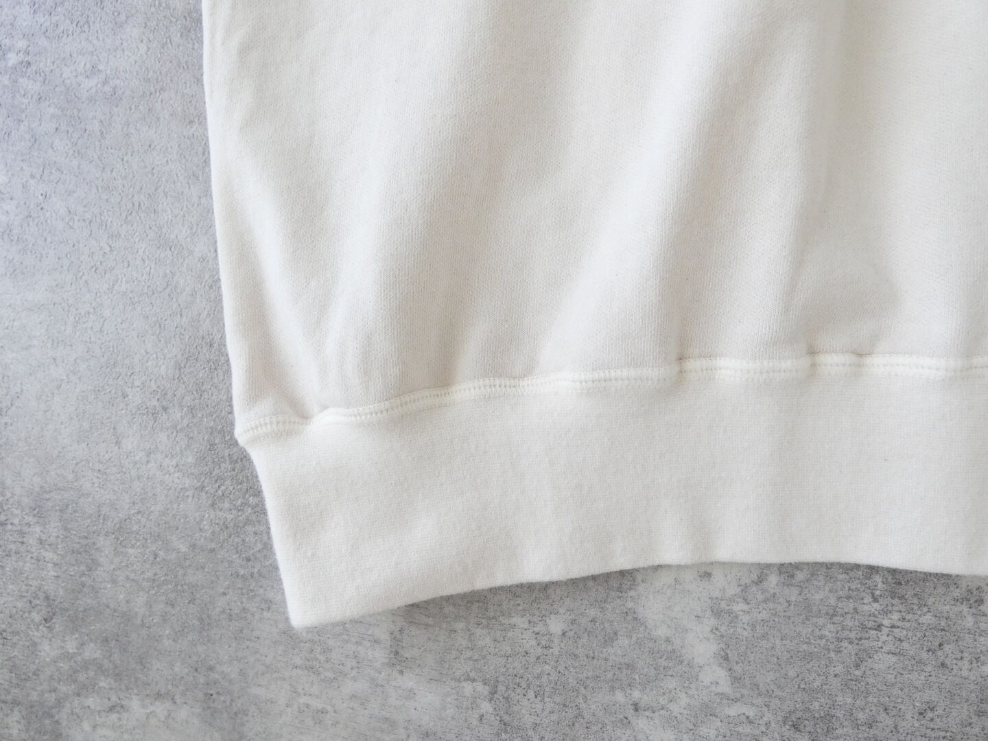 Veritecoeur(ヴェリテクール) Pigment dyeing ピグメントダイミニ裏毛プルオーバーの商品画像32