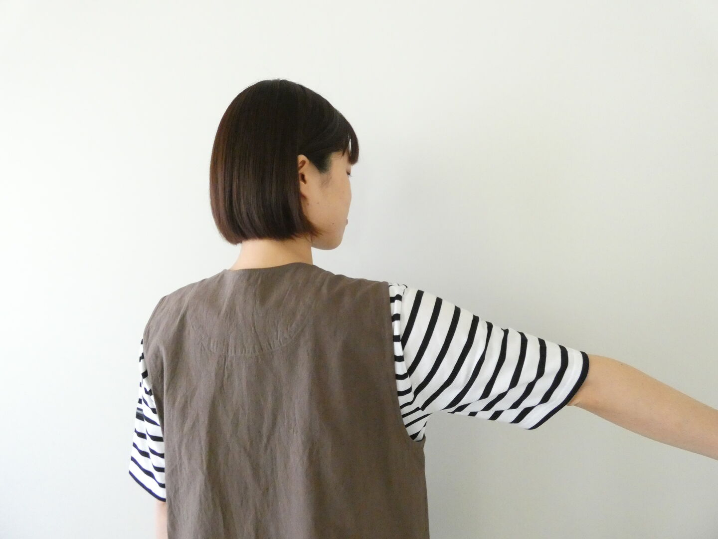 ina(イナ) リネンコットンキャンバスパッチポケットベストの商品画像10