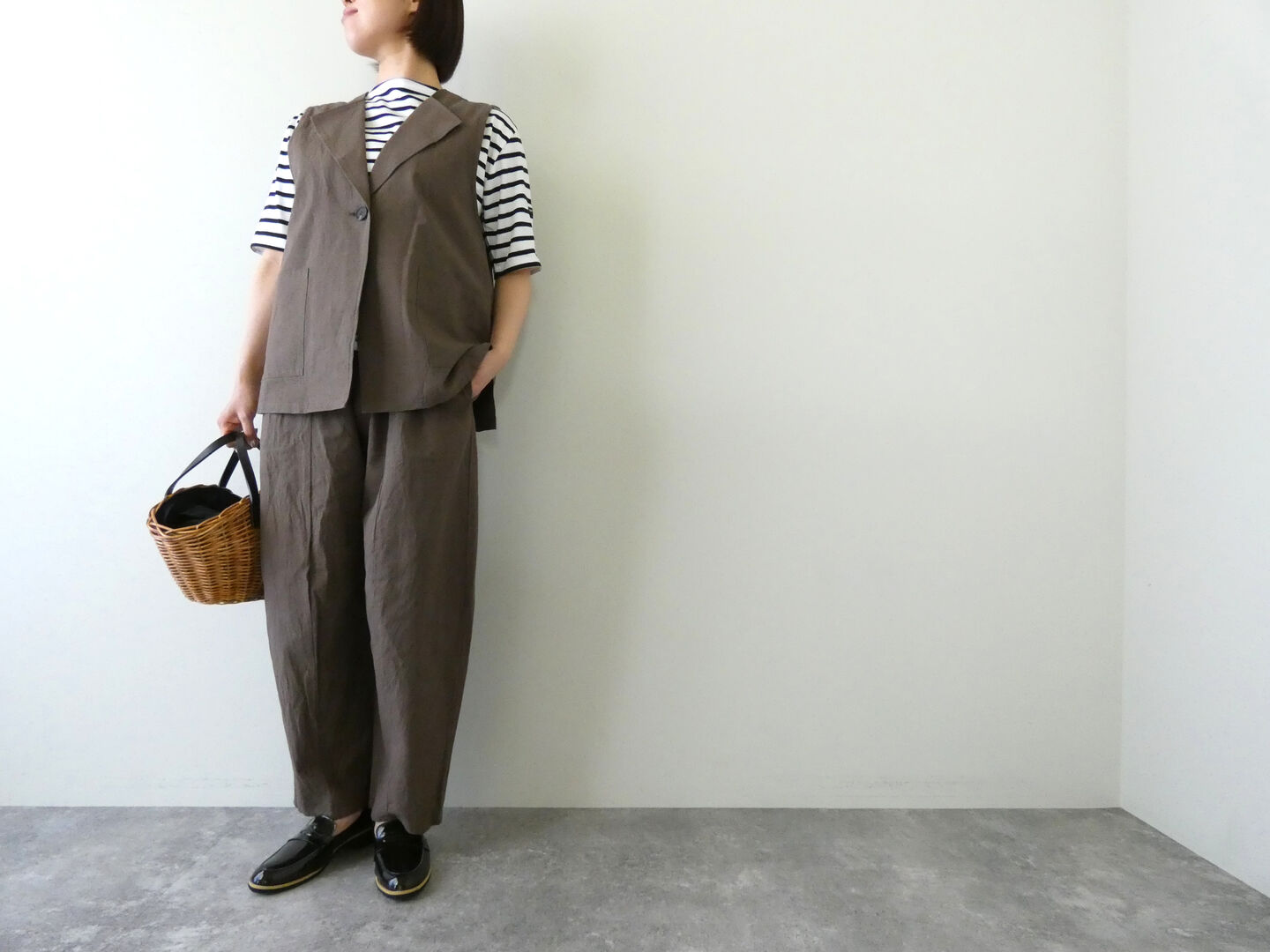 ina(イナ) リネンコットンキャンバスパッチポケットベストの商品画像2