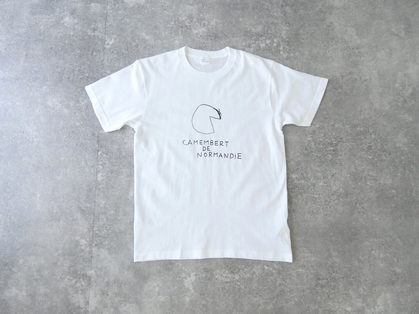CLASKA(クラスカ) Tシャツ  sept septième （セット・セッティエーム）カマンベールチーズの商品画像3