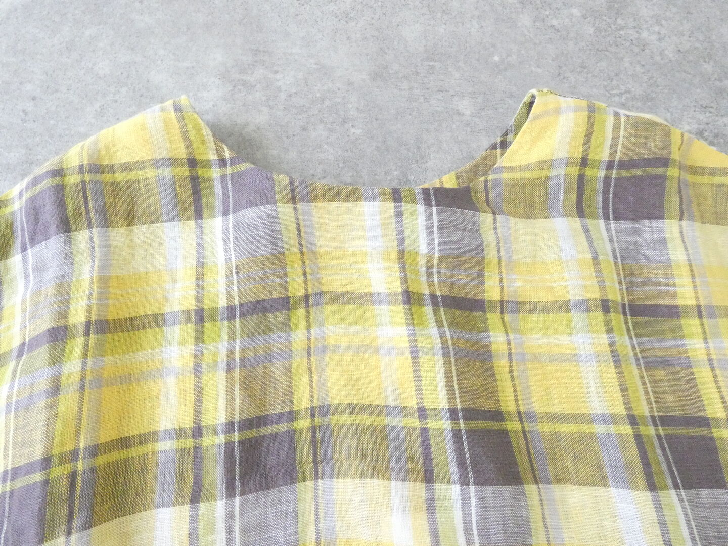 mao made(マオメイド) リネンBIGチェック お袖ふりふり2wayブラウスの商品画像21