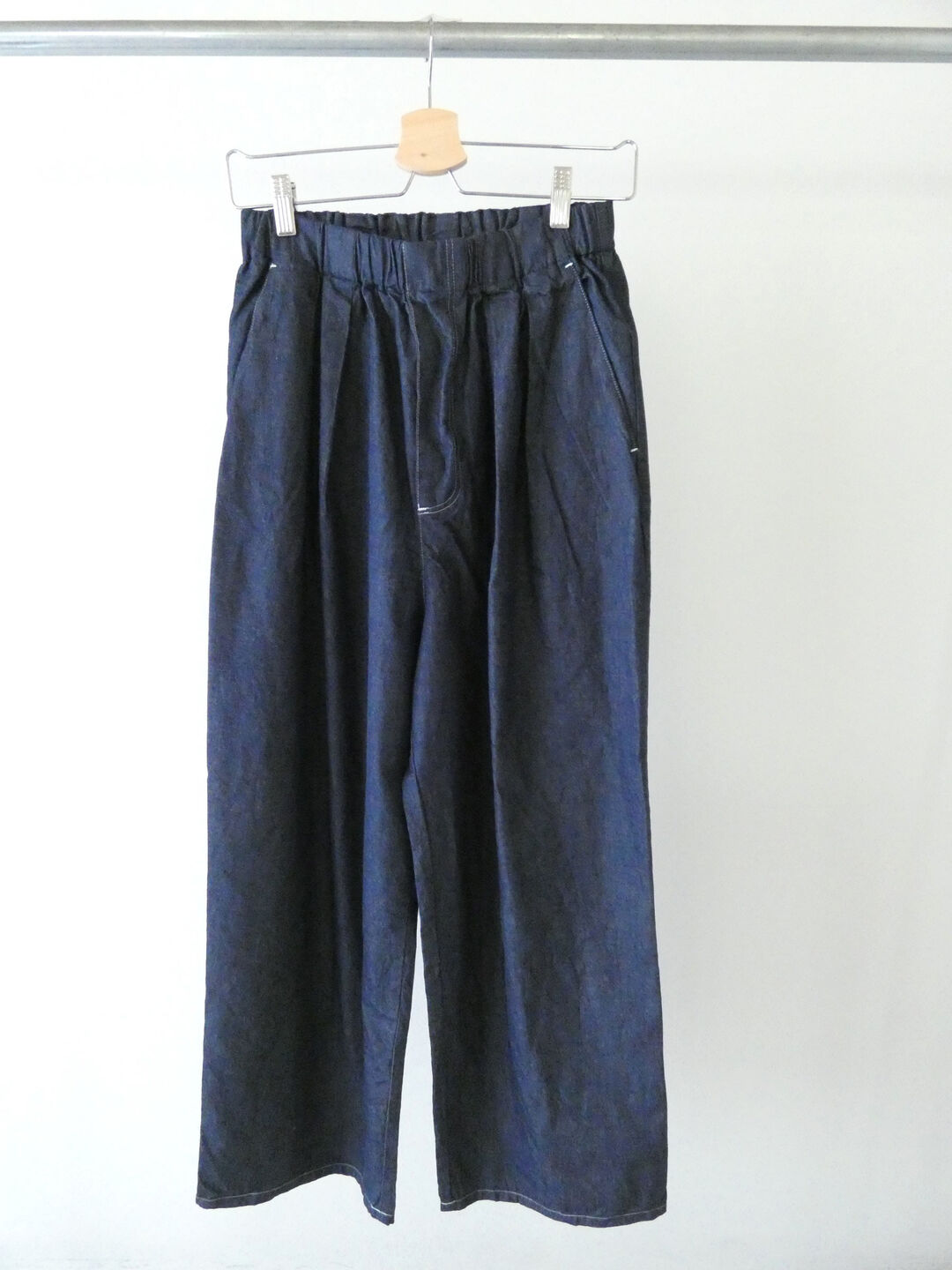 MidiUmi(ミディウミ) denim tuck wide easy pantsの商品画像10