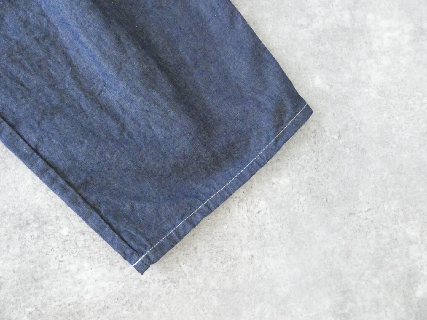 MidiUmi(ミディウミ) denim tuck wide easy pantsの商品画像24