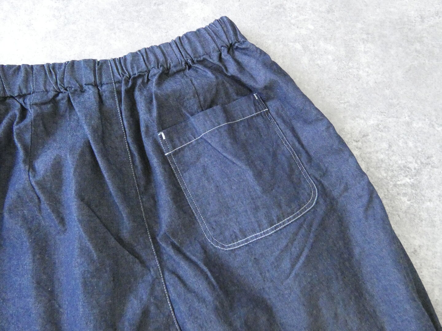 MidiUmi(ミディウミ) denim tuck wide easy pantsの商品画像27