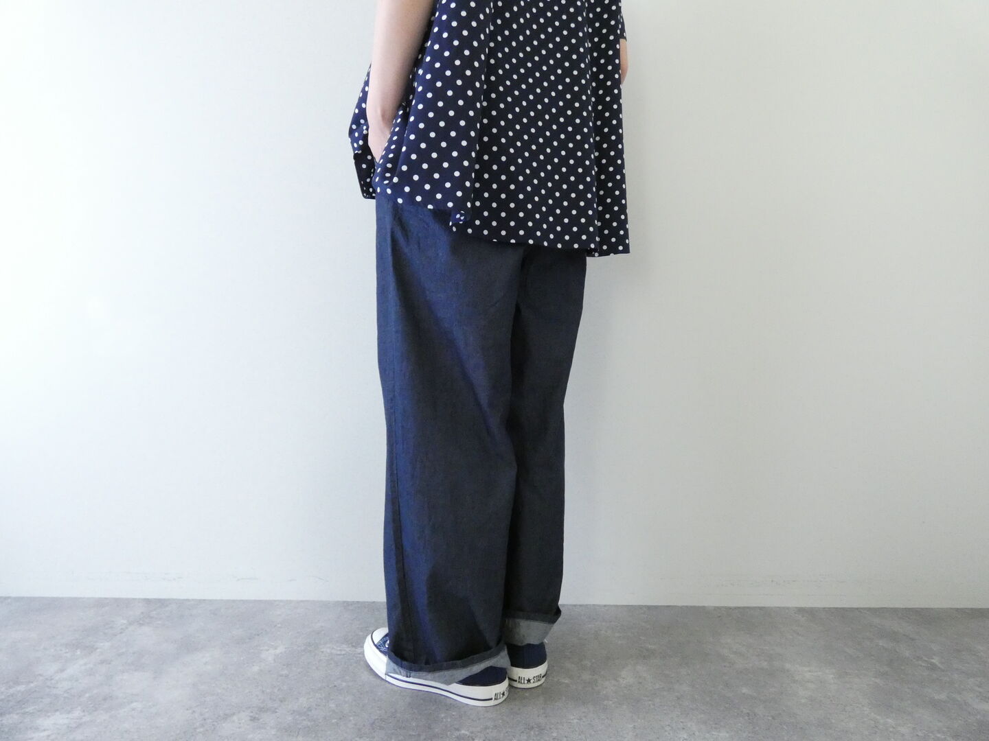 MidiUmi(ミディウミ) denim tuck wide easy pantsの商品画像4