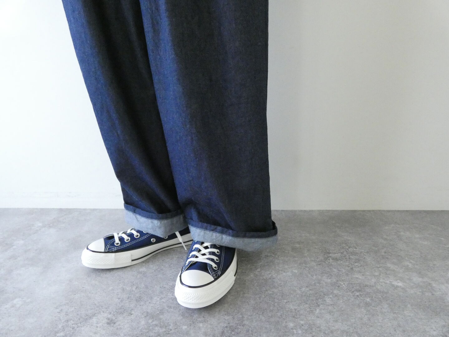 MidiUmi(ミディウミ) denim tuck wide easy pantsの商品画像5