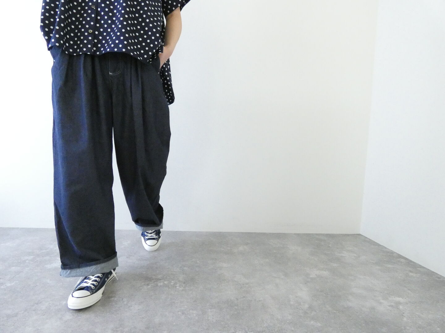 MidiUmi(ミディウミ) denim tuck wide easy pantsの商品画像6
