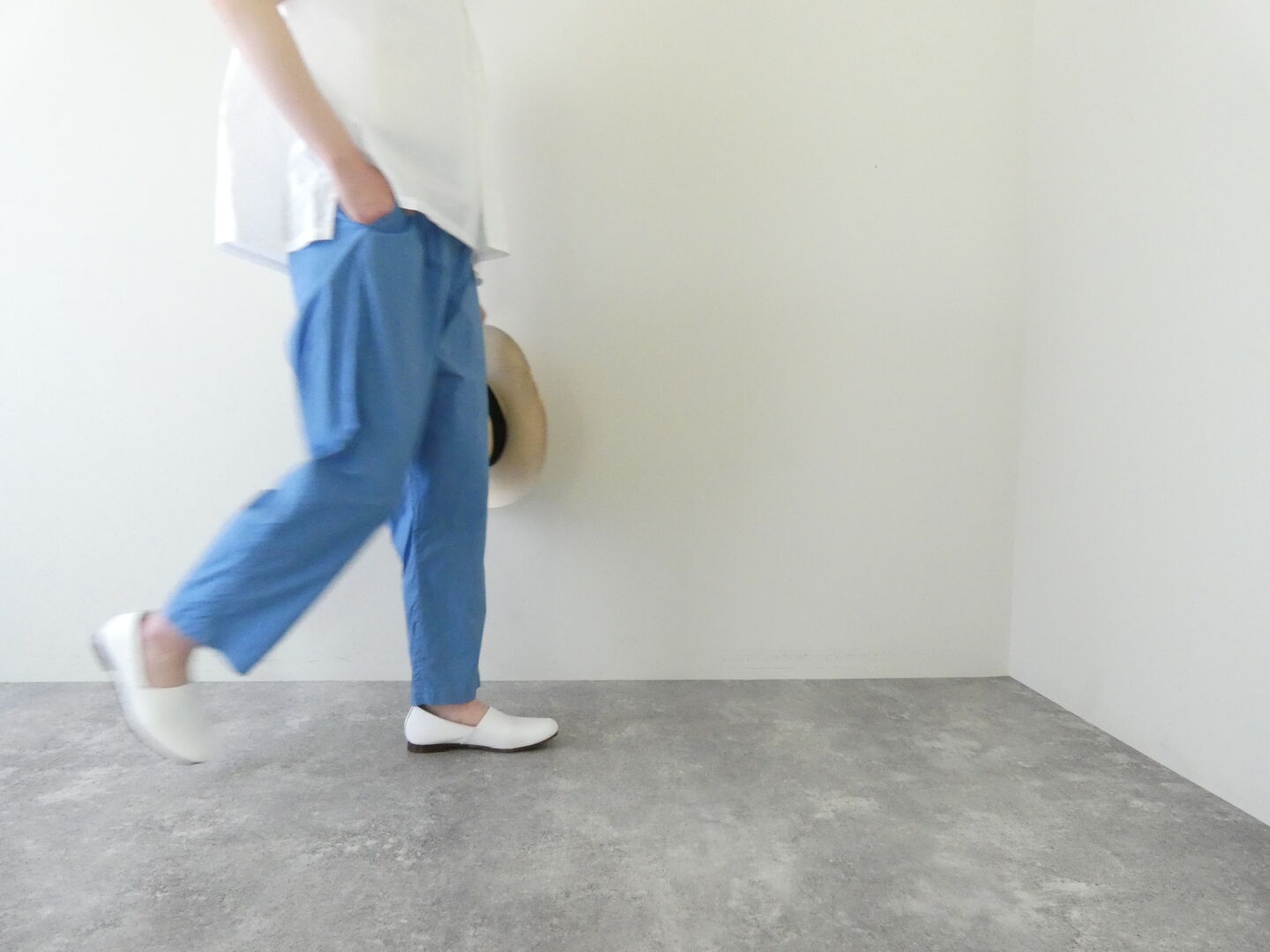 R&D.M.Co-(オールドマンズテーラー) GARMENT DYE TYPEWRITER SARROUEL TAPERED GUM PANTSの商品画像2