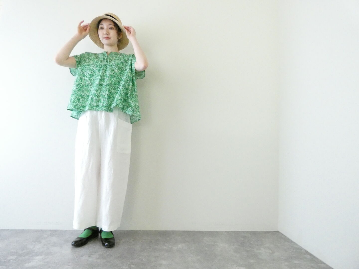 R&D.M.Co-(オールドマンズテーラー) TYPEWRITER WILD BERRY FLORAL PULLOVER BAGGY BLOUSEの商品画像1