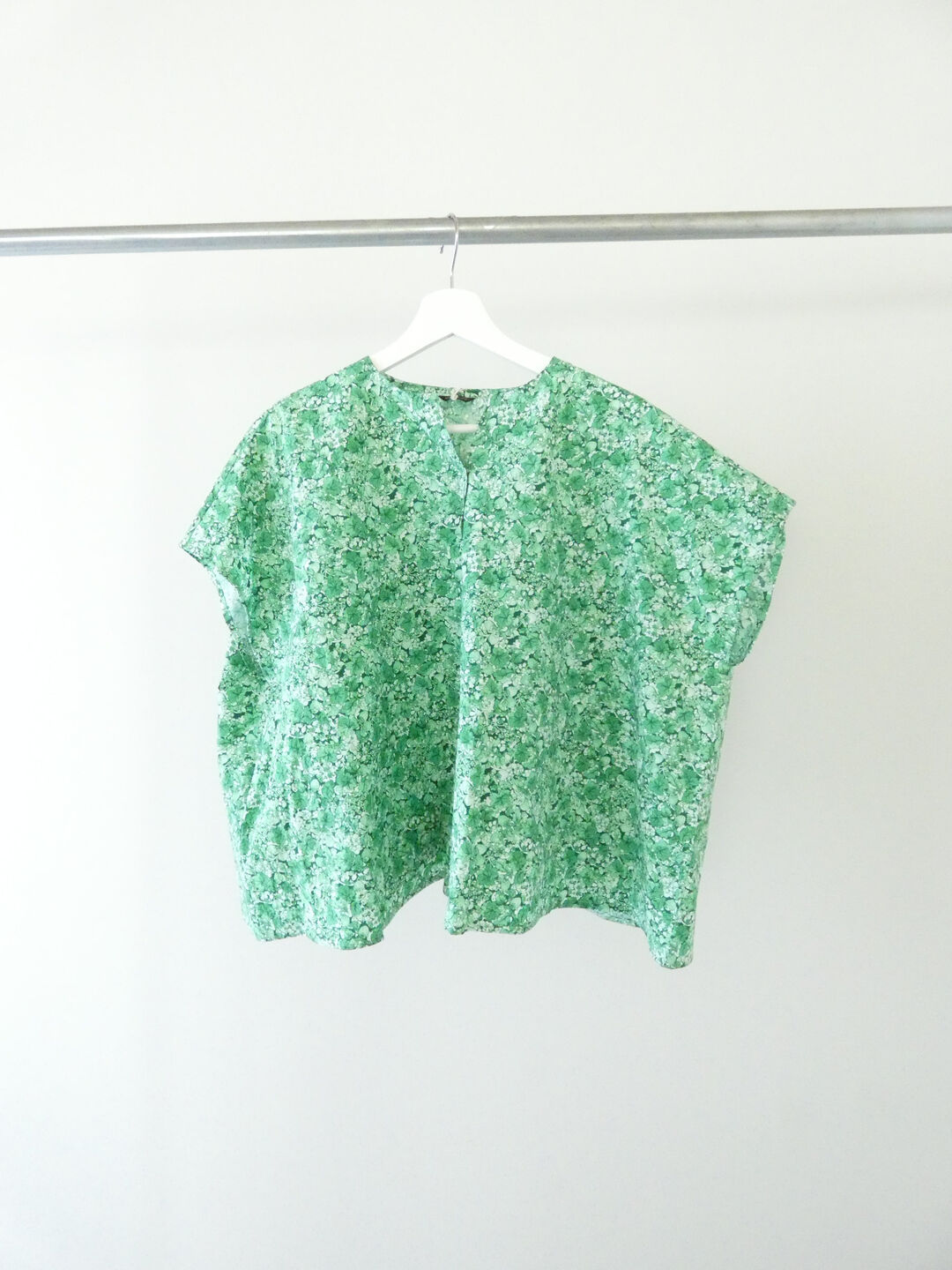 R&D.M.Co-(オールドマンズテーラー) TYPEWRITER WILD BERRY FLORAL PULLOVER BAGGY BLOUSEの商品画像10