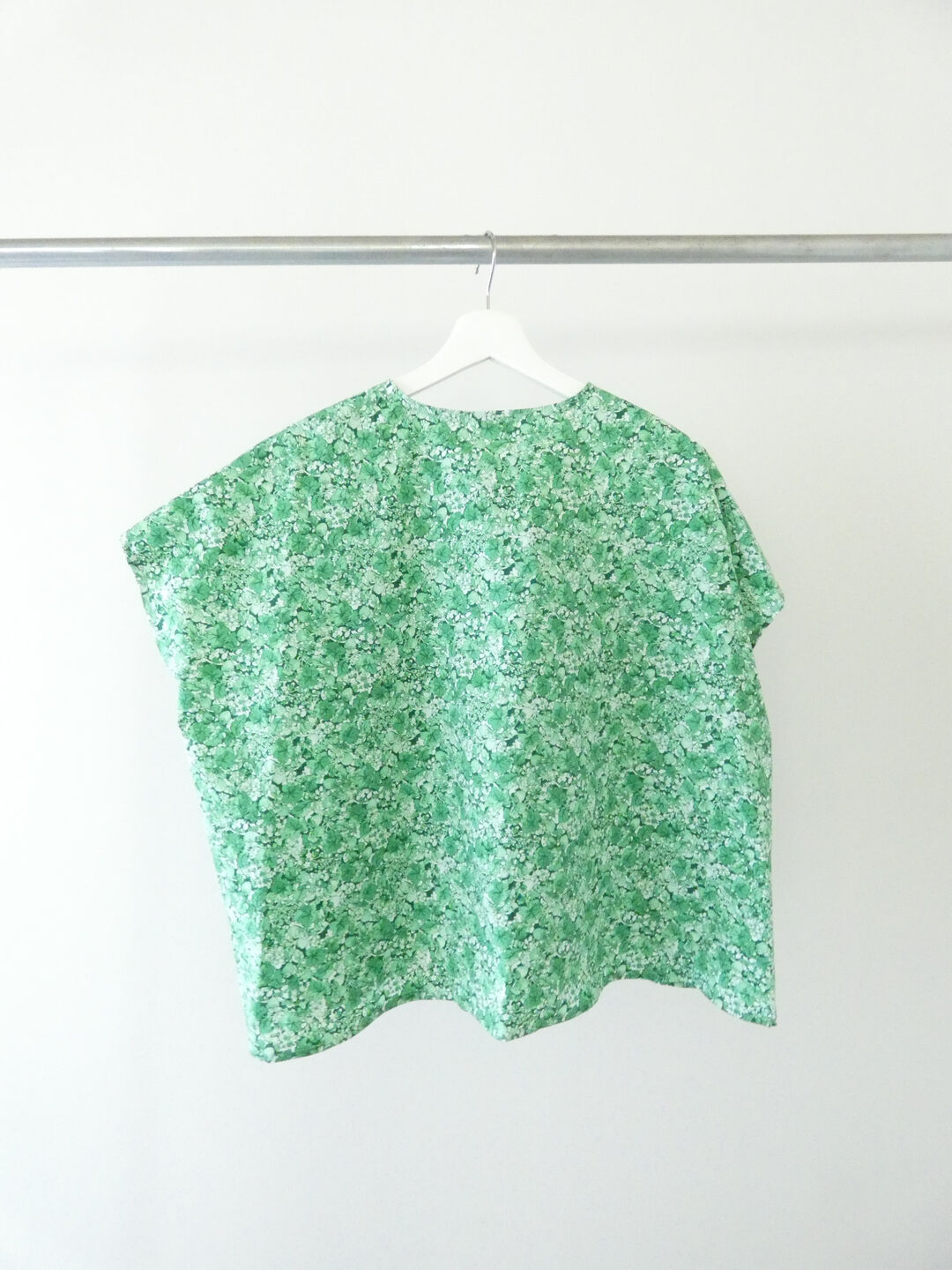 R&D.M.Co-(オールドマンズテーラー) TYPEWRITER WILD BERRY FLORAL PULLOVER BAGGY BLOUSEの商品画像12