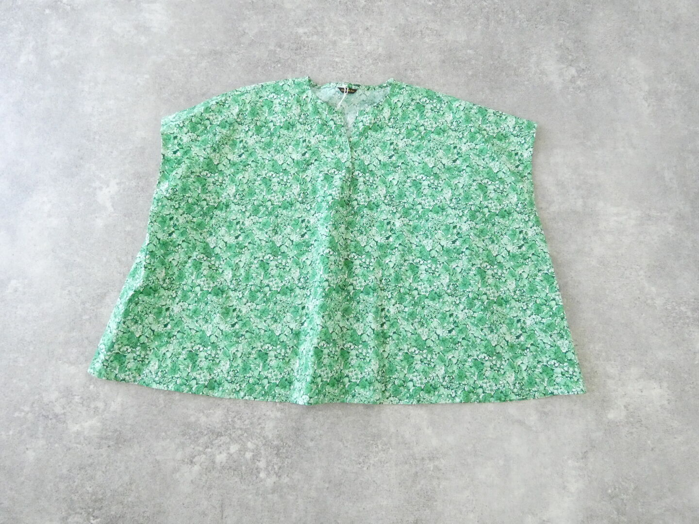 R&D.M.Co-(オールドマンズテーラー) TYPEWRITER WILD BERRY FLORAL PULLOVER BAGGY BLOUSEの商品画像4