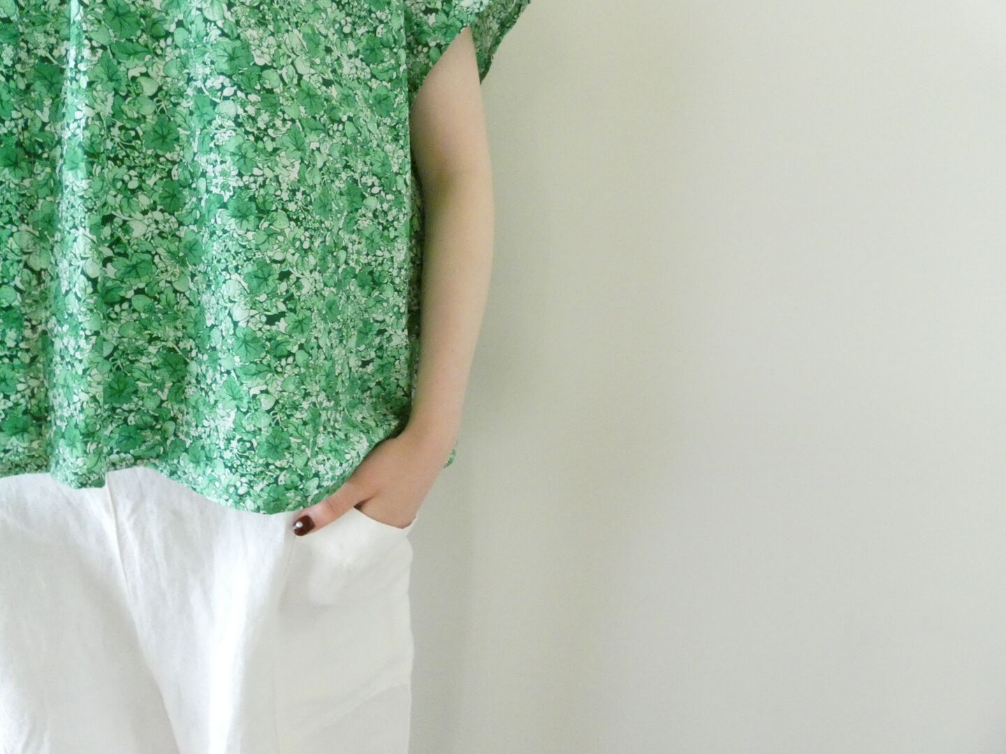 R&D.M.Co-(オールドマンズテーラー) TYPEWRITER WILD BERRY FLORAL PULLOVER BAGGY BLOUSEの商品画像5