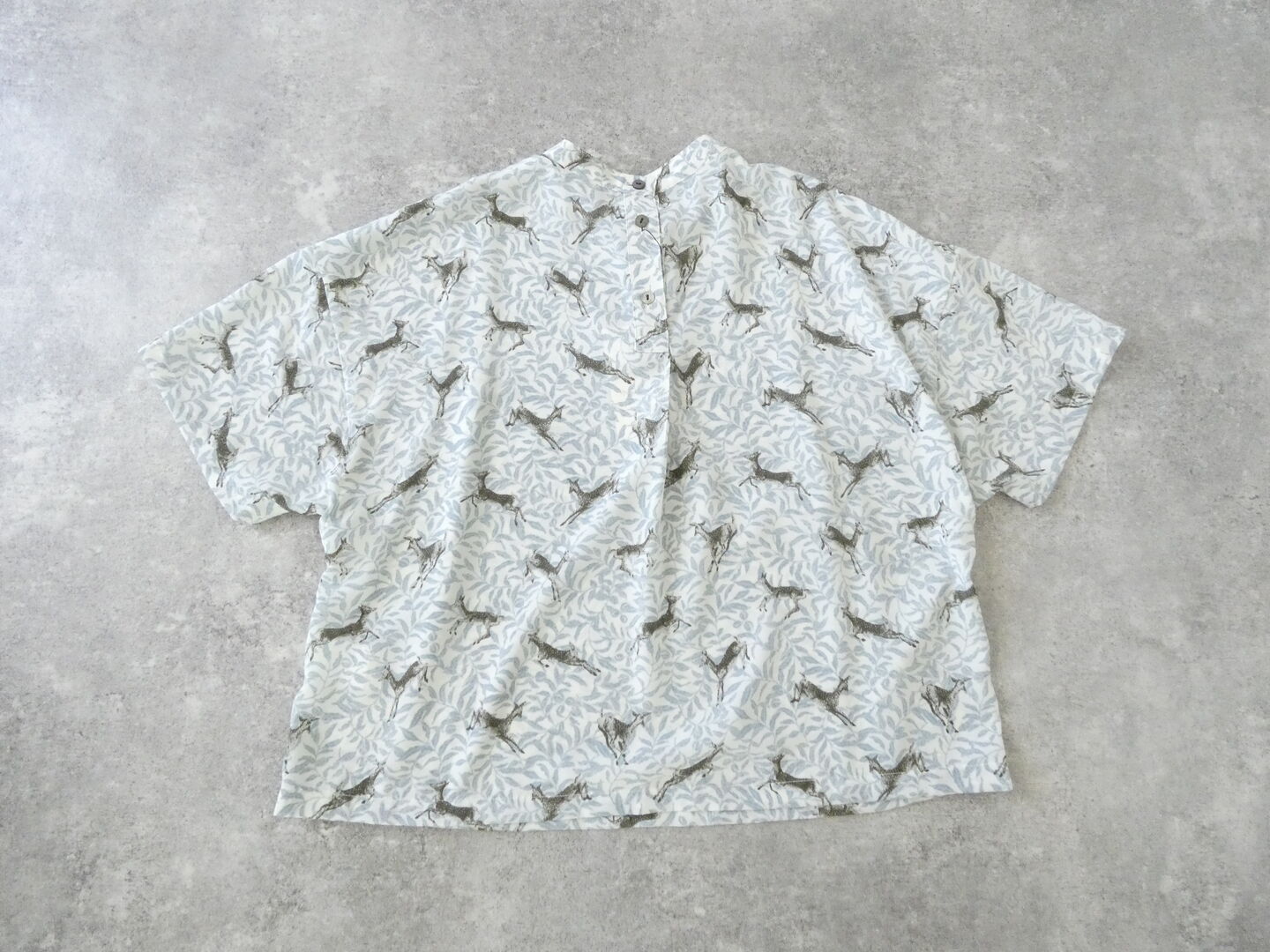 NOMBRE IMPAIR(ノンブルアンペール) バンビプリント後ろ開きTブラウスの商品画像10