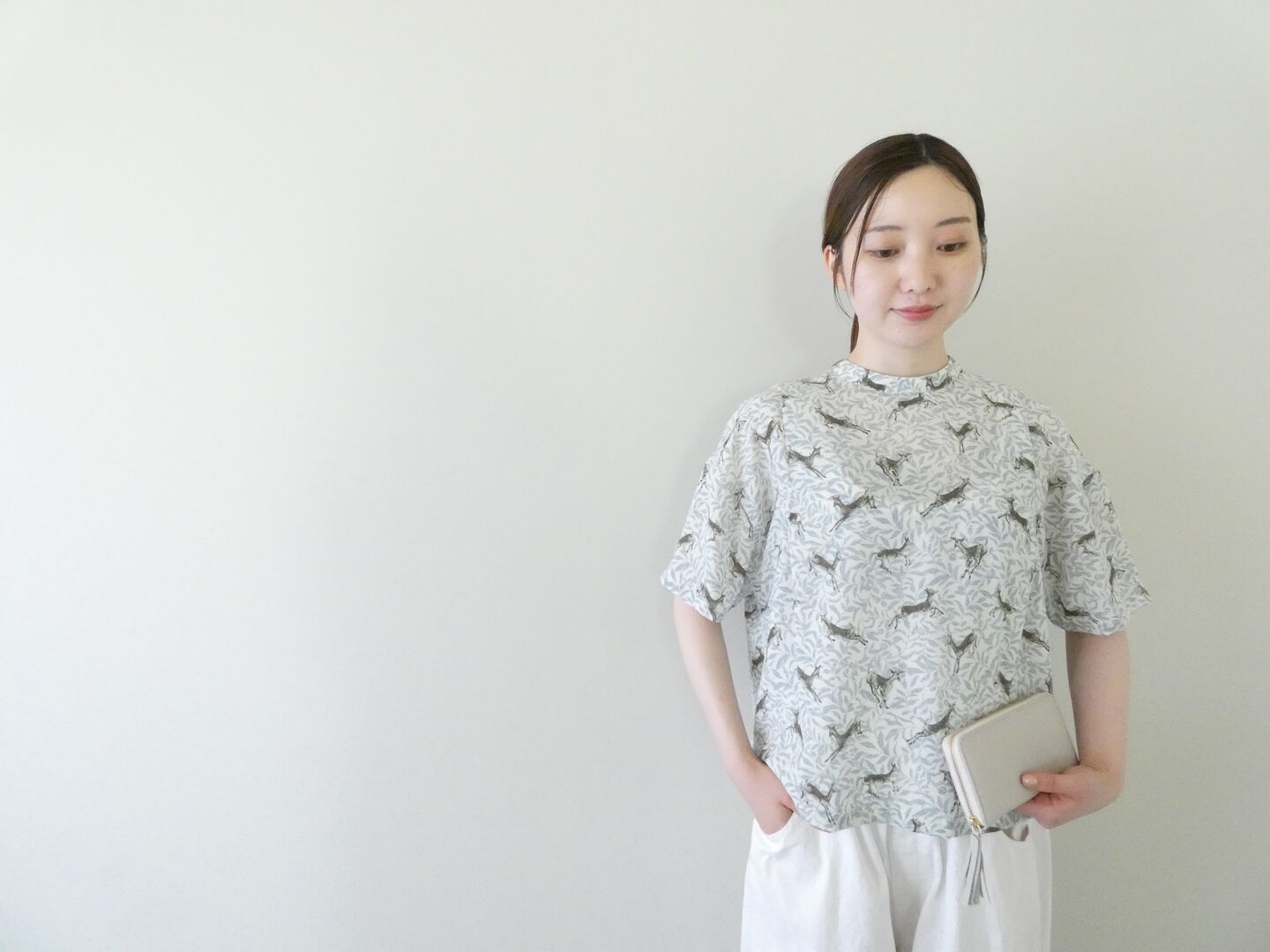 NOMBRE IMPAIR(ノンブルアンペール) バンビプリント後ろ開きTブラウスの商品画像2