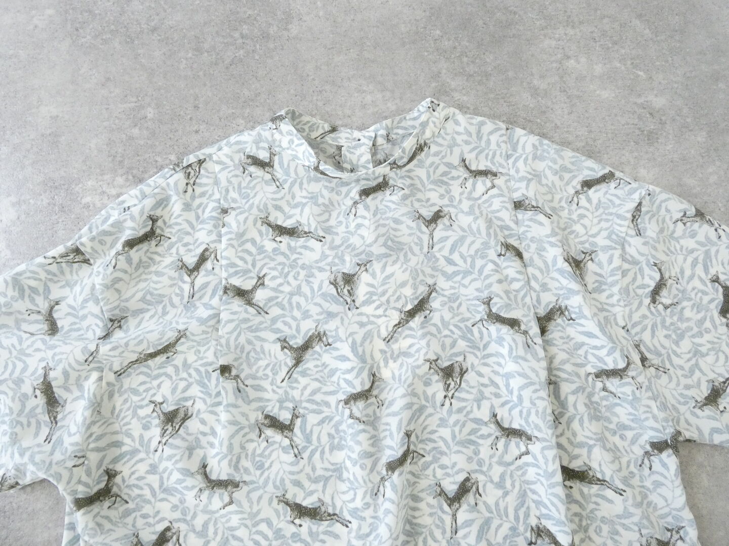 NOMBRE IMPAIR(ノンブルアンペール) バンビプリント後ろ開きTブラウスの商品画像21
