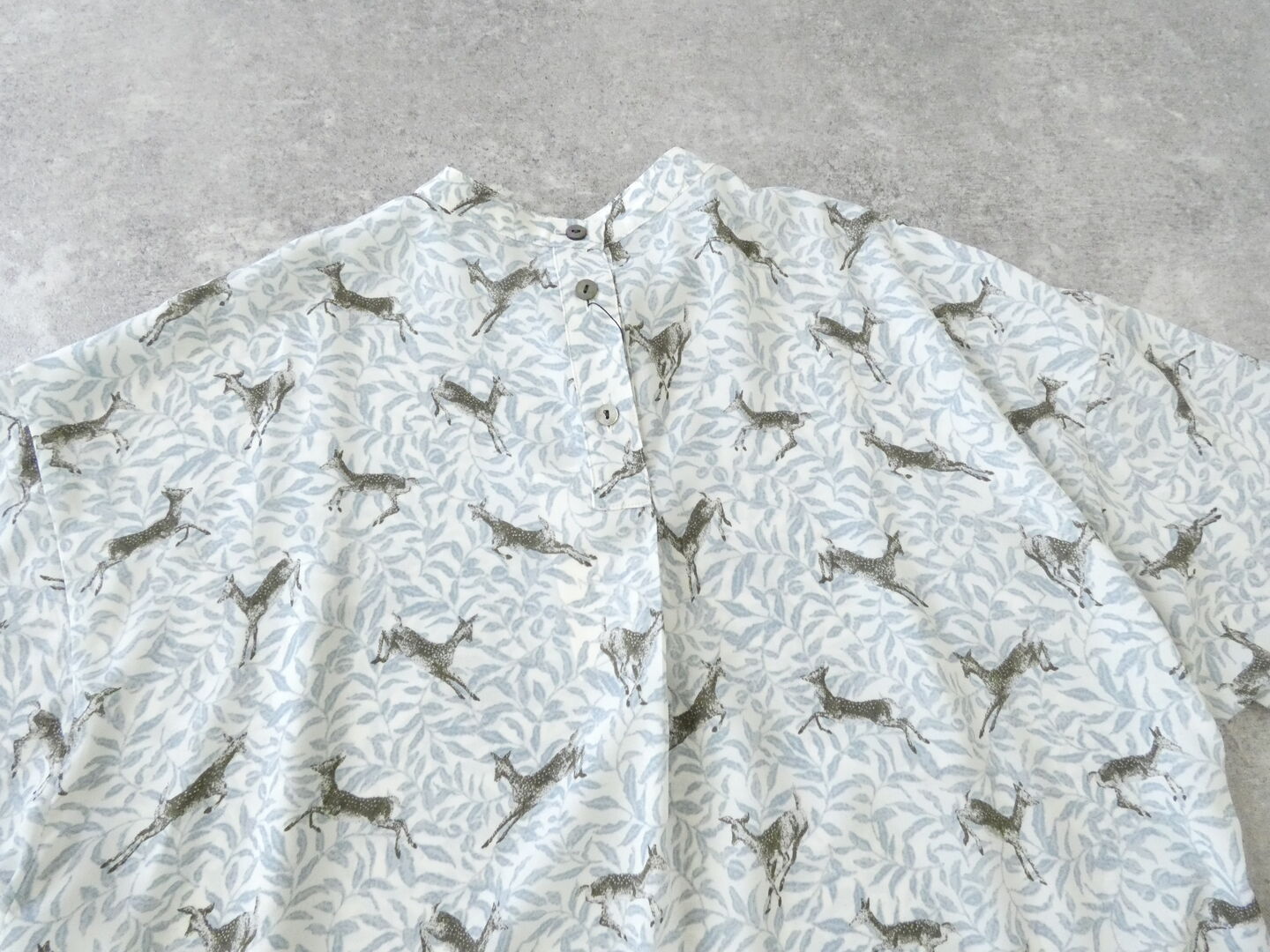 NOMBRE IMPAIR(ノンブルアンペール) バンビプリント後ろ開きTブラウスの商品画像27