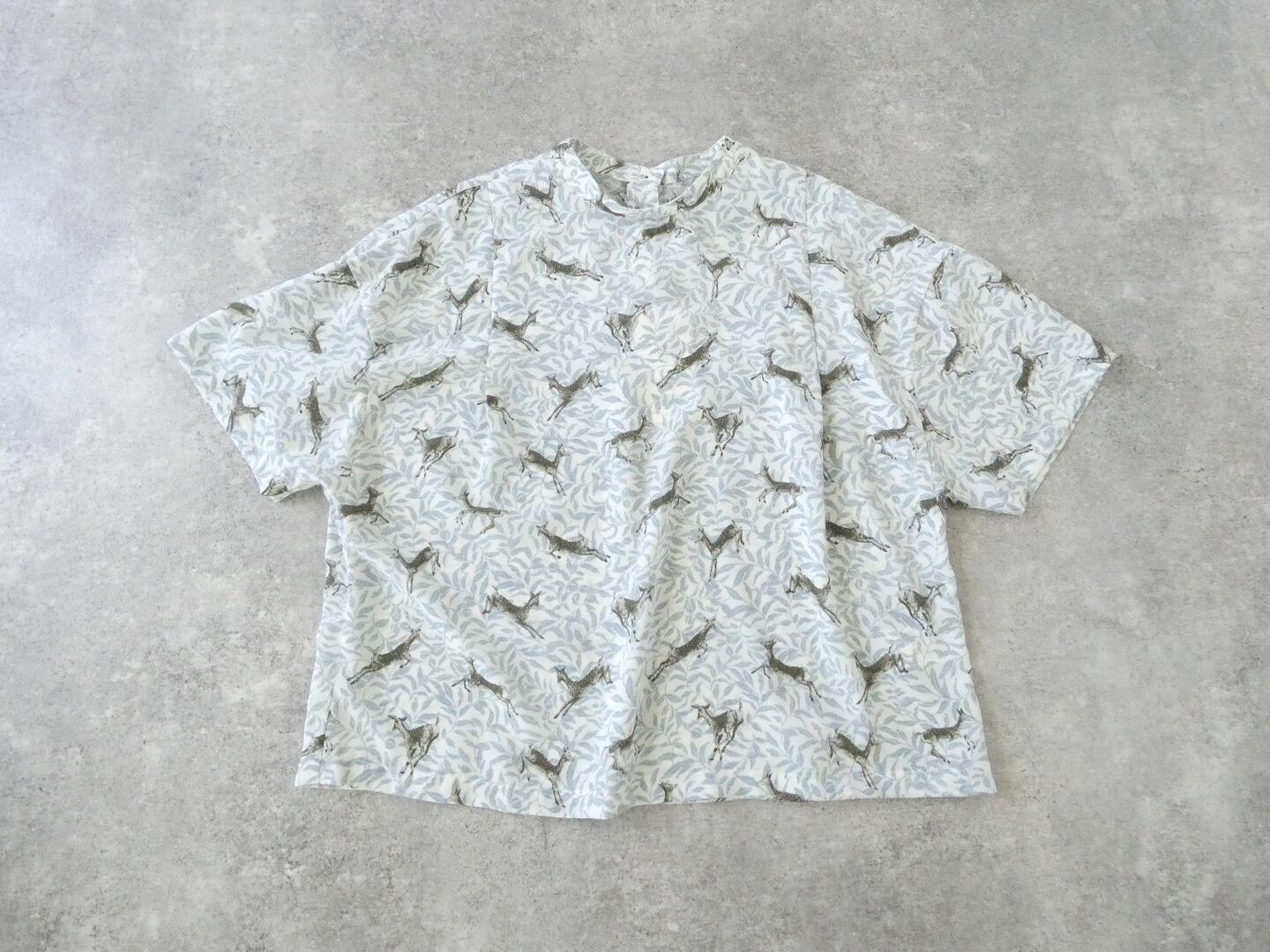 NOMBRE IMPAIR(ノンブルアンペール) バンビプリント後ろ開きTブラウスの商品画像3