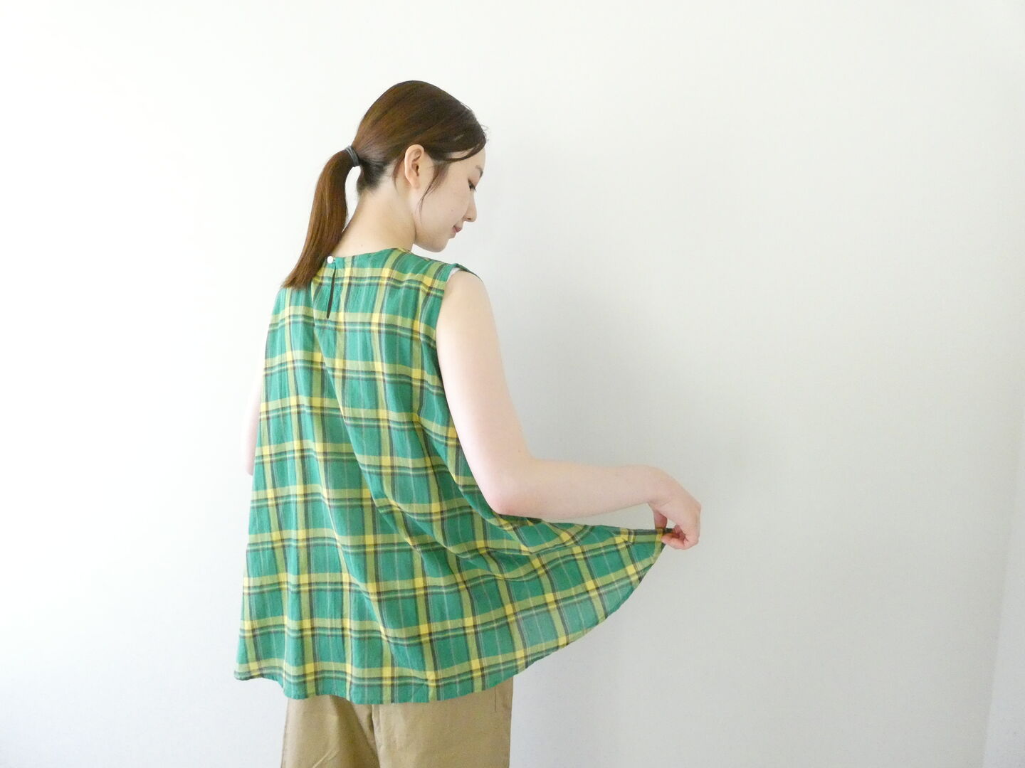 ichi(イチ) ワッシャーチェックノースリプルオーバーの商品画像1
