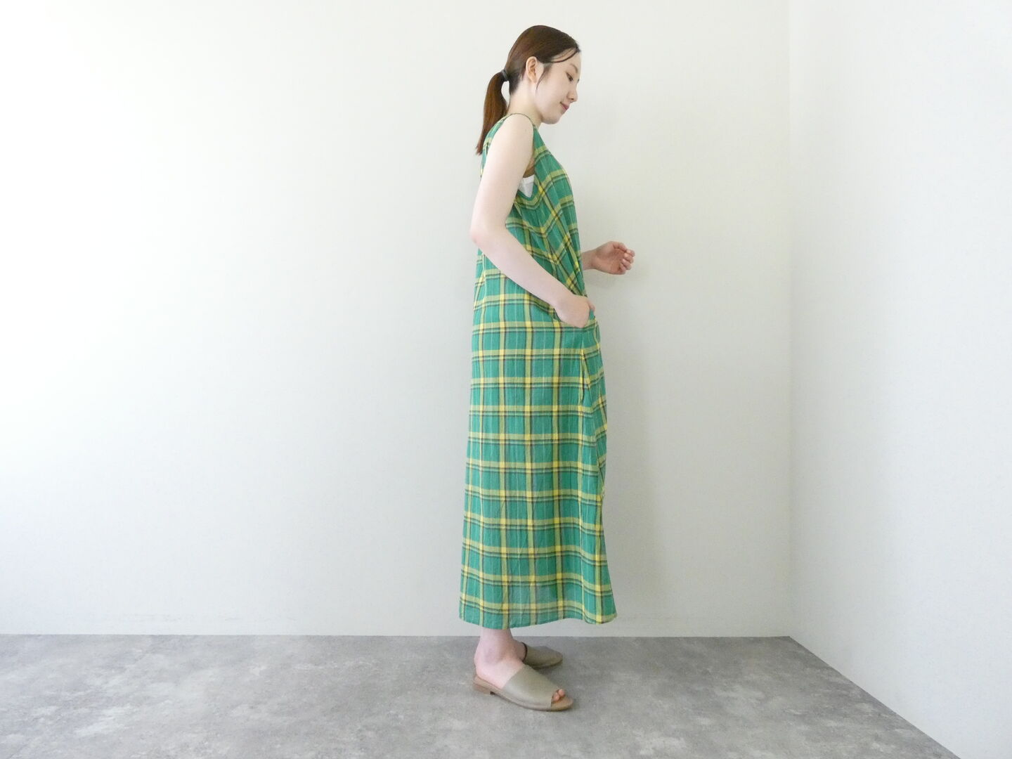 ichi(イチ) ワッシャーチェックノースリフレアドレスの商品画像12