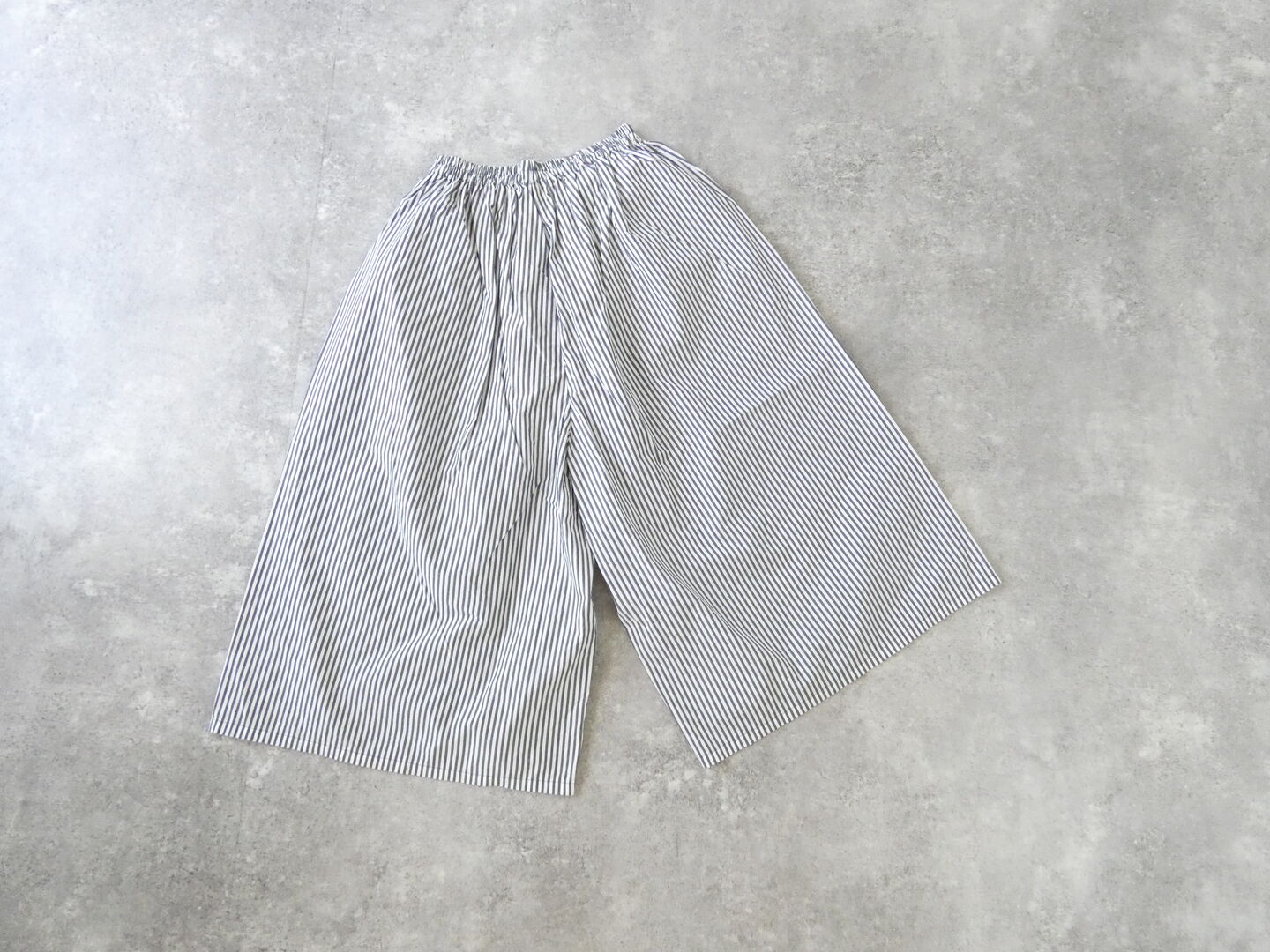 homspun(ホームスパン) タイプライター　ギャザーキュロットパンツの商品画像10