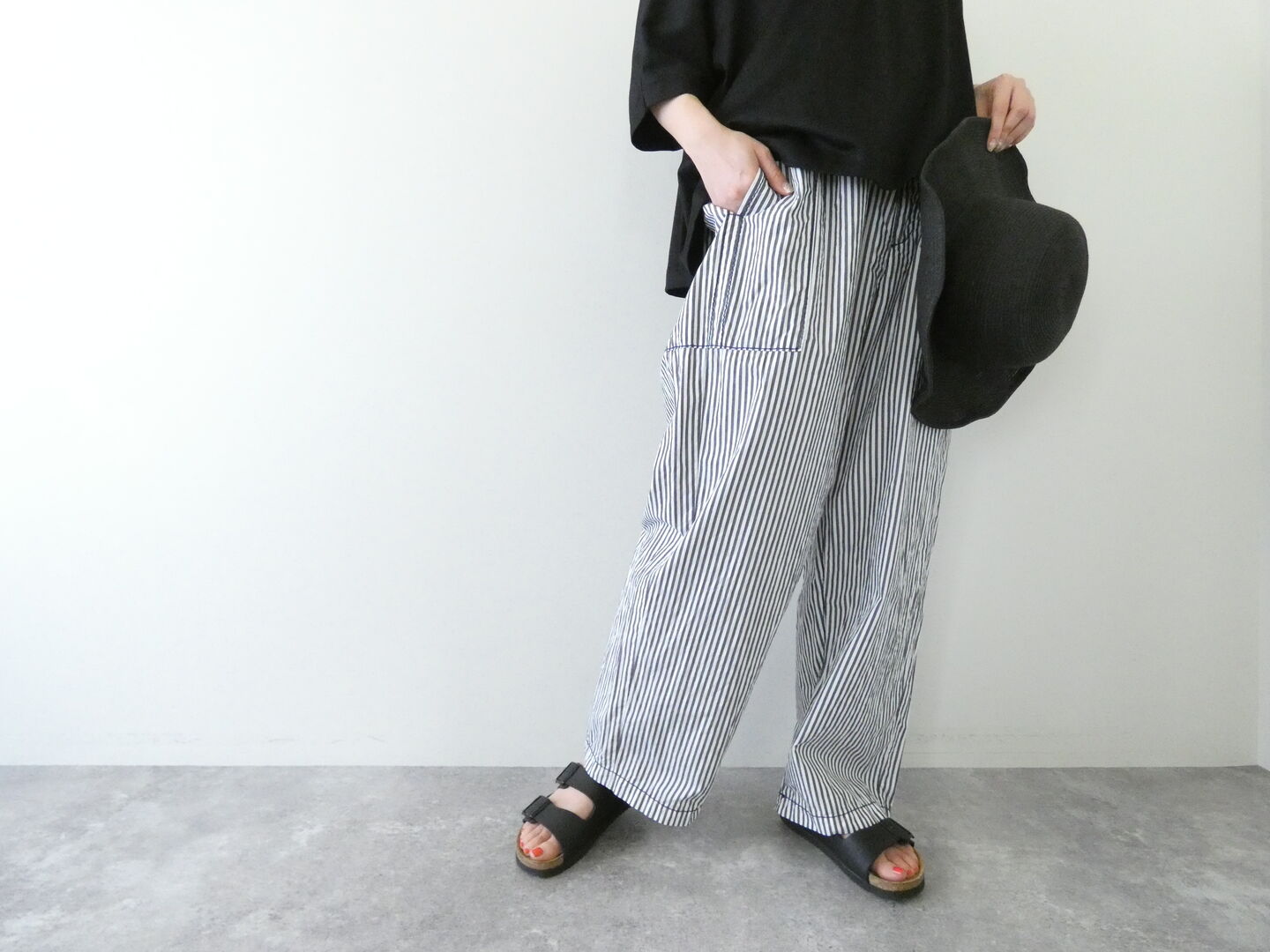 homspun(ホームスパン) タイプライターギャザーパンツの商品画像1