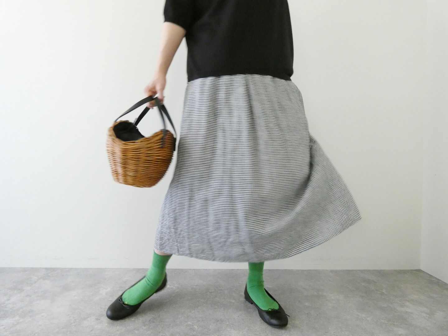 ina(イナ) フレンチリネンウエストゴムタックスカートの商品画像1