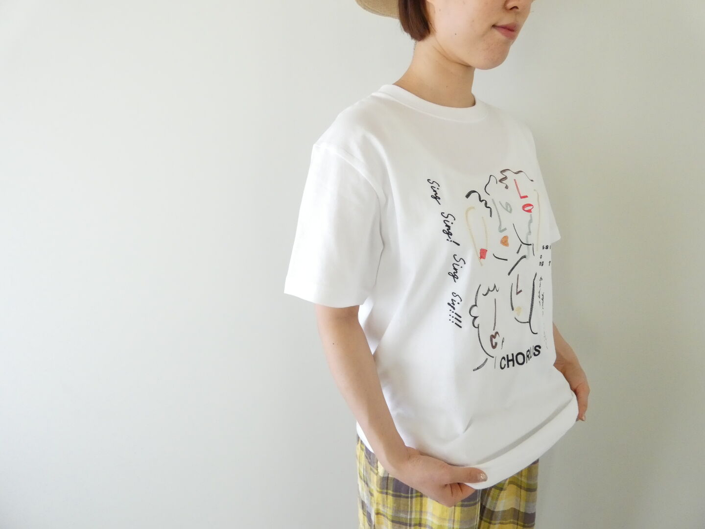 yuni(ユニ イズ ライク ア フラワー トゥー ミー) CHORUSエンブロイダリーTシャツの商品画像1