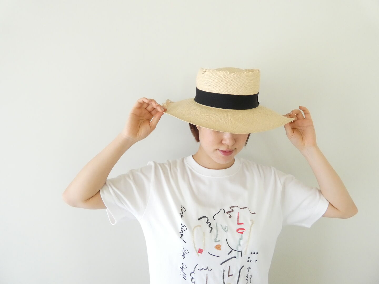 yuni(ユニ イズ ライク ア フラワー トゥー ミー) CHORUSエンブロイダリーTシャツの商品画像2
