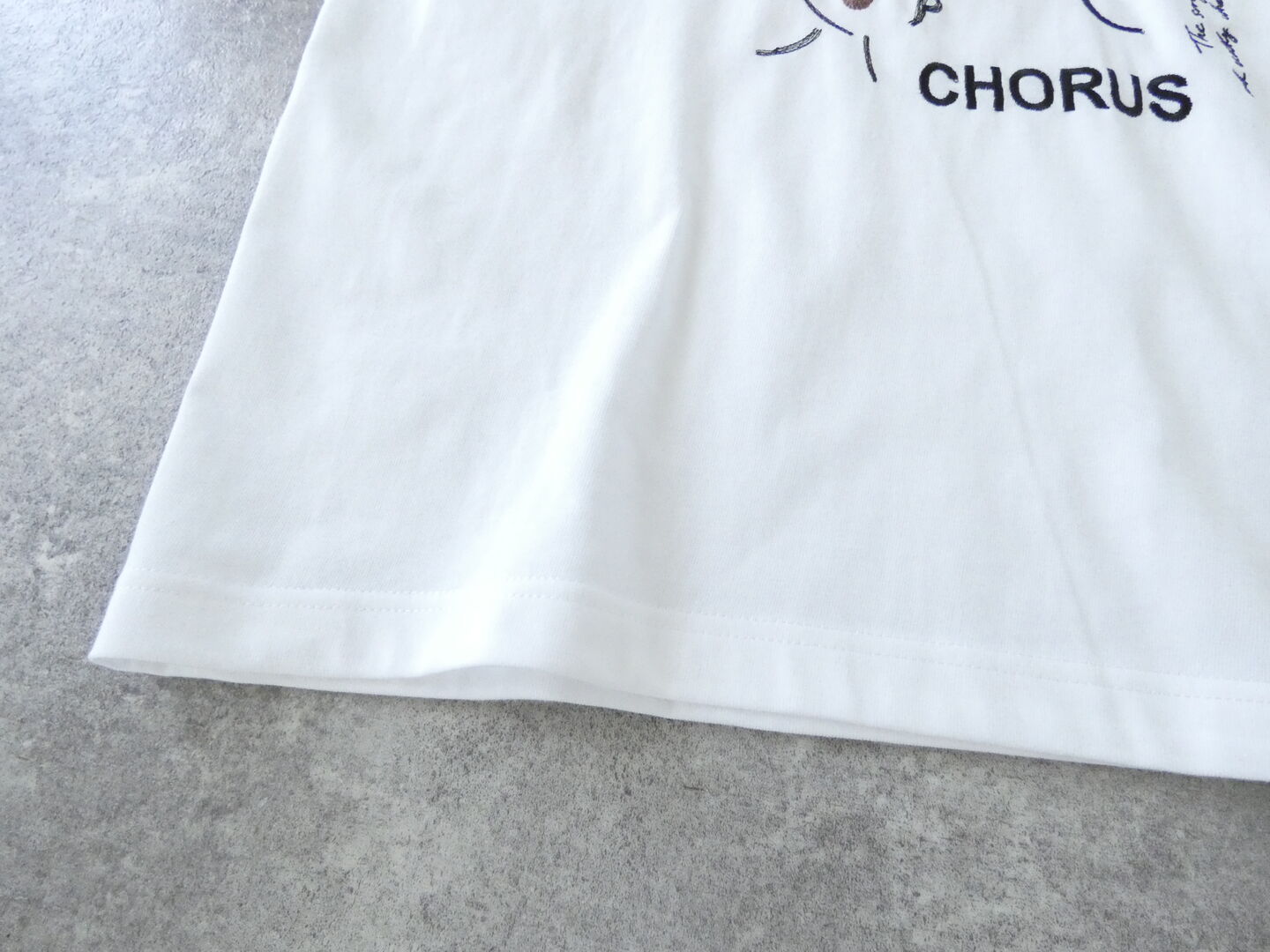 yuni(ユニ イズ ライク ア フラワー トゥー ミー) CHORUSエンブロイダリーTシャツの商品画像25