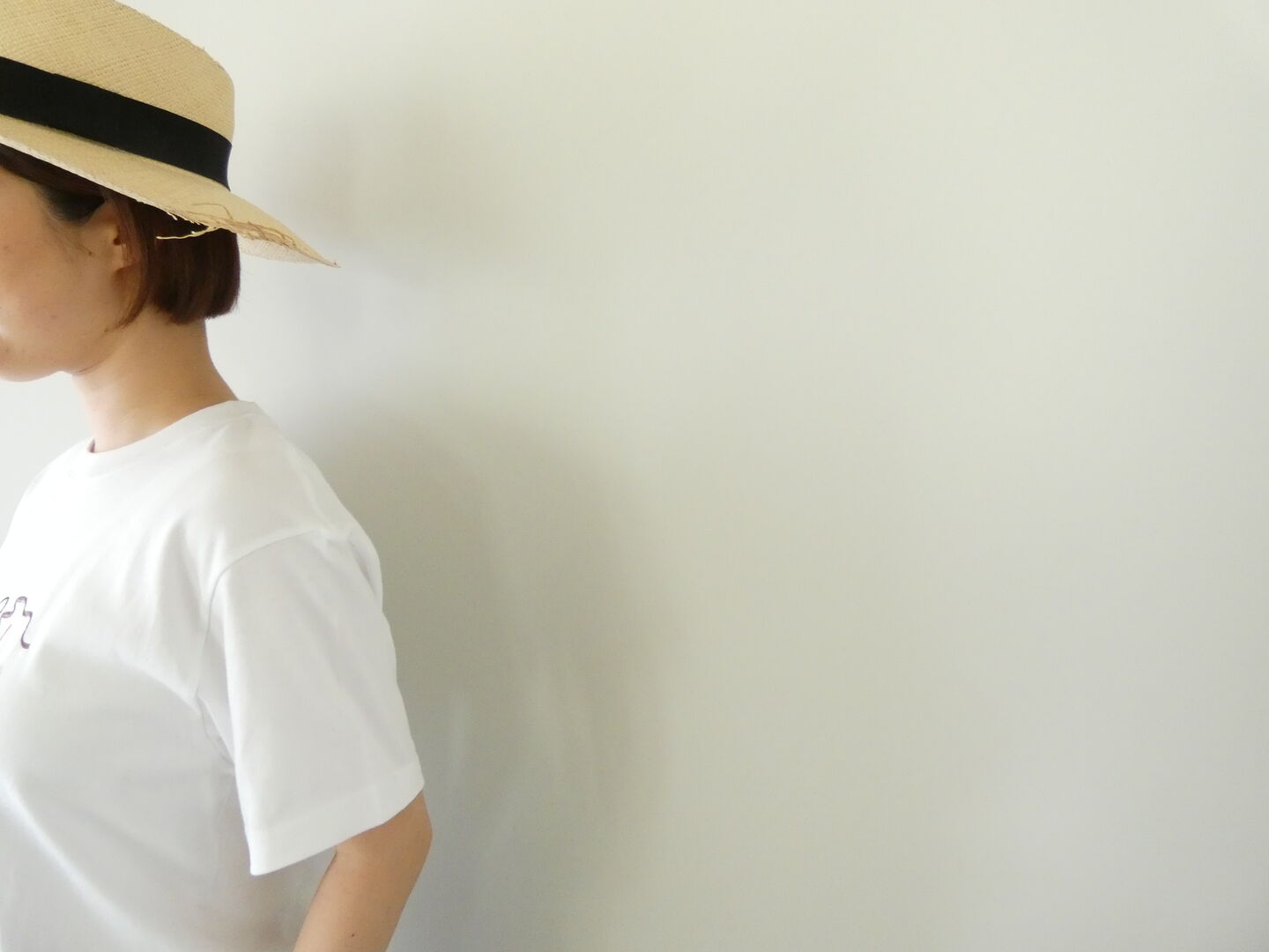 yuni(ユニ イズ ライク ア フラワー トゥー ミー) CHORUSエンブロイダリーTシャツの商品画像5