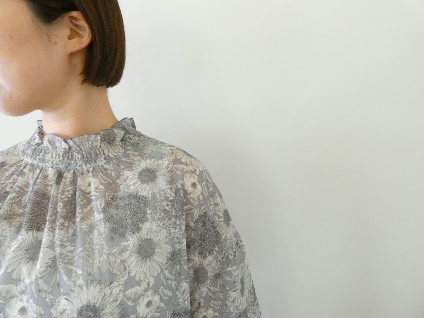 sosotto(ソソット) リバティシルフローン2WAYシャーリング6分袖ブラウスの商品画像3
