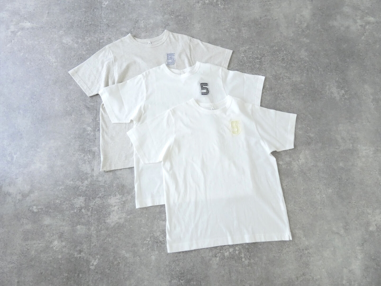 NATURAL LAUNDRY(ナチュラルランドリー) カード天竺5刺繍Tシャツの商品画像3